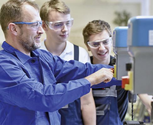 Schon Auszubildende ­ können flexibel in den Beruf ein­steigen. So bleibt Zeit für weitere Aktivitäten