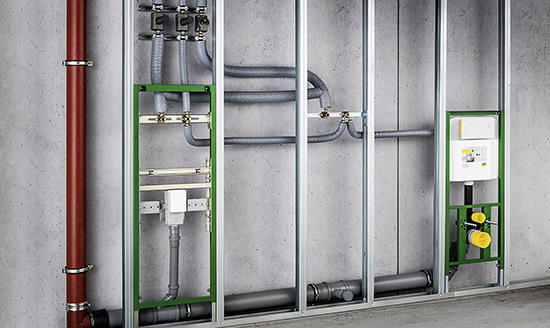 So sollte idealerweise eine Anschlusssituation von PWH und PWH-C für eine Wandarmatur aussehen: Kaltwasser mit Doppelwandscheibe, Warmwasser als kurze Stichleitung