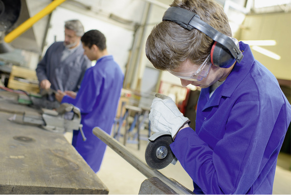 In zeitgemäß geführten Betrieben tritt die althergebrachte Chefmanier in den Hintergrund und nach vorne tritt der Coach. Aber es bleibt natürlich seine Firma!