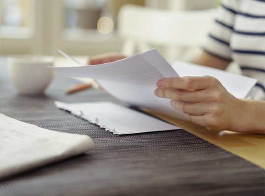 Eine Rechnung muss eine Zahlungsfrist oder ein Zahlungsziel enthalten. Tut sie das nicht, kommen gesetzliche Vorgaben ins Spiel.