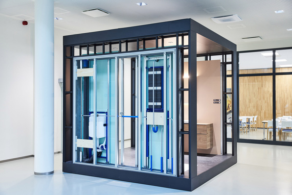 Die unterschiedlichen Lösungen für die verschiedenen Bauaufgaben werden in einem jeweils eigenen Bereich präsentiert.