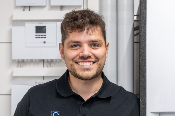 Benedikt Klein, Geschäftsführer der Klein Umwelttechnik GmbH & Co. KG, führt das Familienunternehmen in der 7. Generation. Zum Team gehören 23 Mitarbeitende.