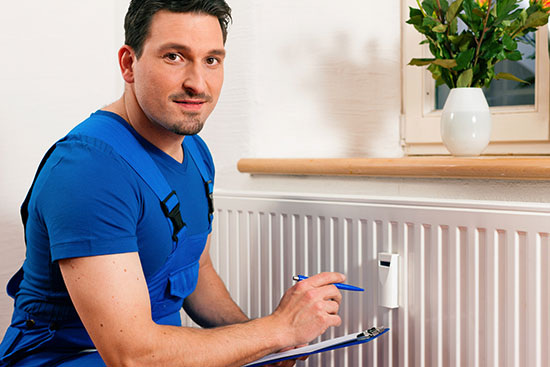 Was der Anlagenmechaniker nicht alles wissen muss, damit es dem Kunden gut 
geht
(Bild: thinkstock)
