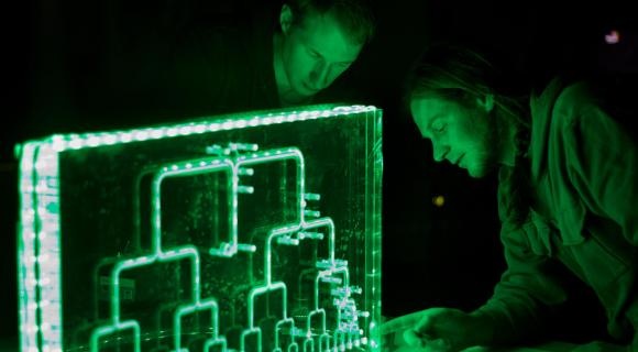 Vermessung einer neuartigen Verteilerstruktur zur Verdampfung des 
Kältemittels einer Wärmepumpe
Bild: Fraunhofer ISE
