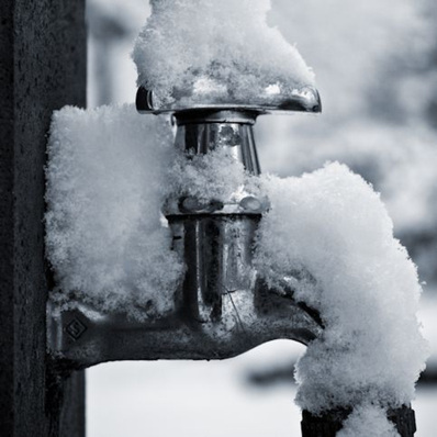 VDI 2069 "Verhindern des Einfrierens von wasserführenden Leitungen"
Bild: A. Dengs / pixelio.de
